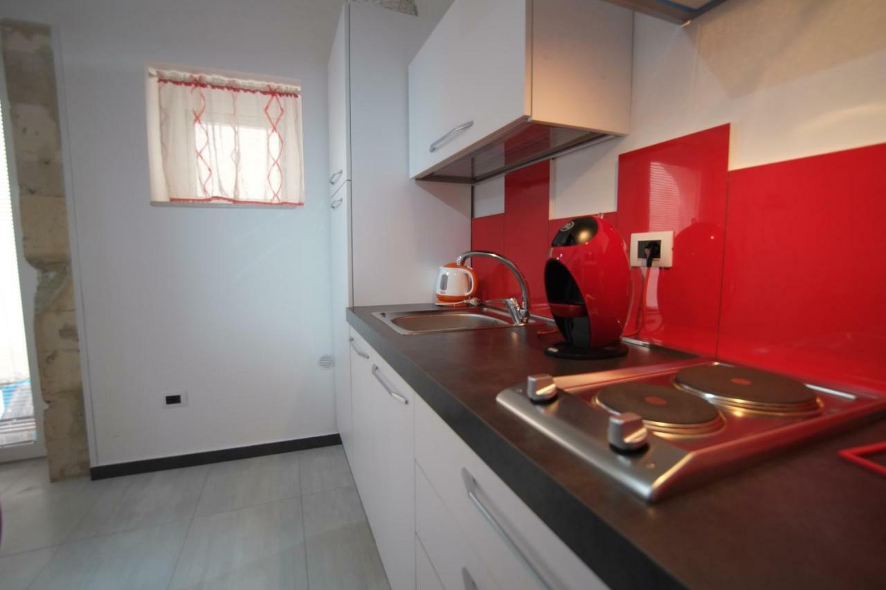 Corte Spagnola Fuoco Syrakus Exterior foto
